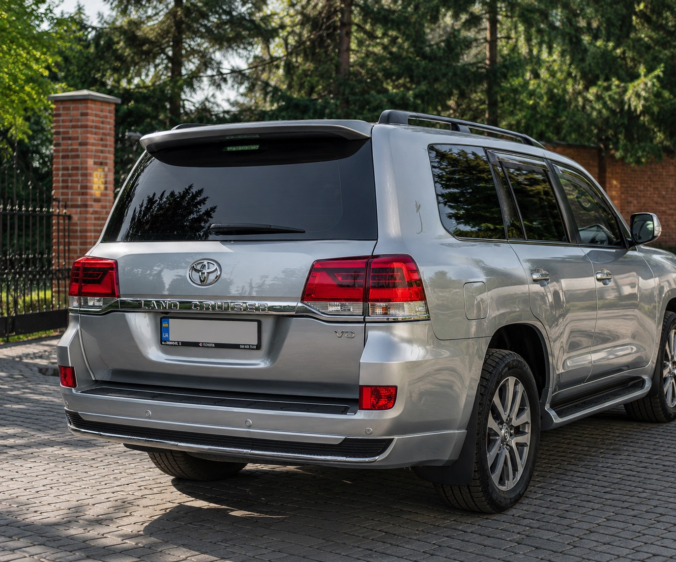 Задня накладка з хромом 2016-2021 (Executive 2019/2021) Білий колір - фото 4