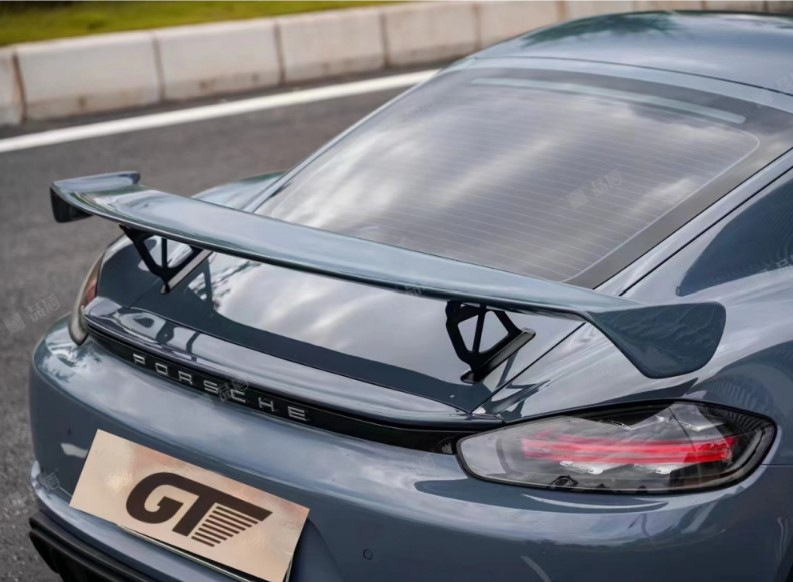 Спойлер карбоновий GT4 - фото 1