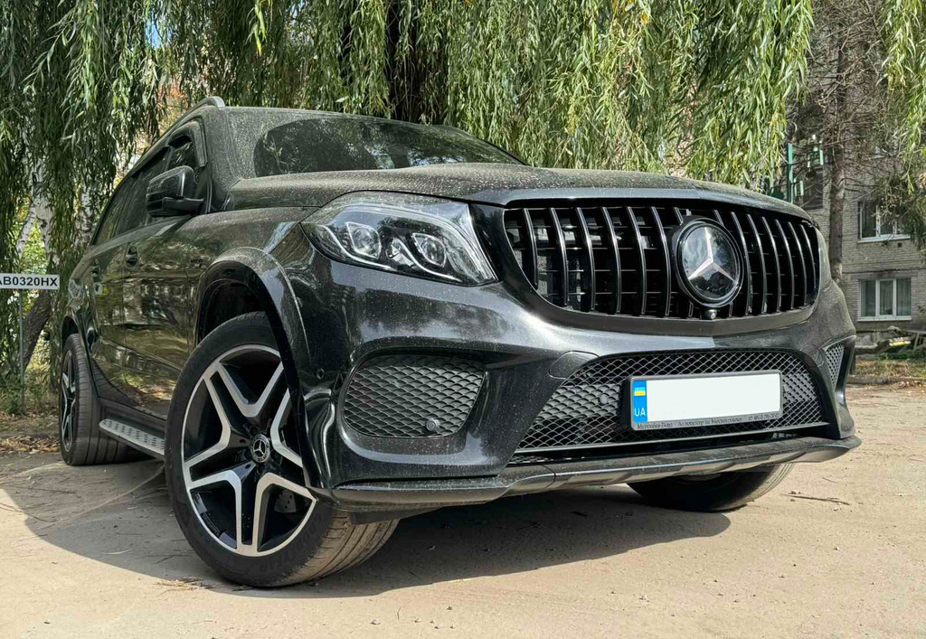 Передня решітка GT Panamericana Black (для GLS) - фото 1
