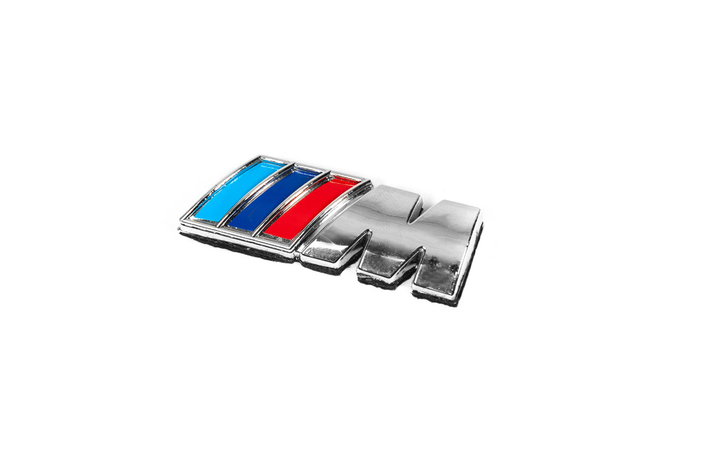 Емблема M 54мм на 20мм - фото 1