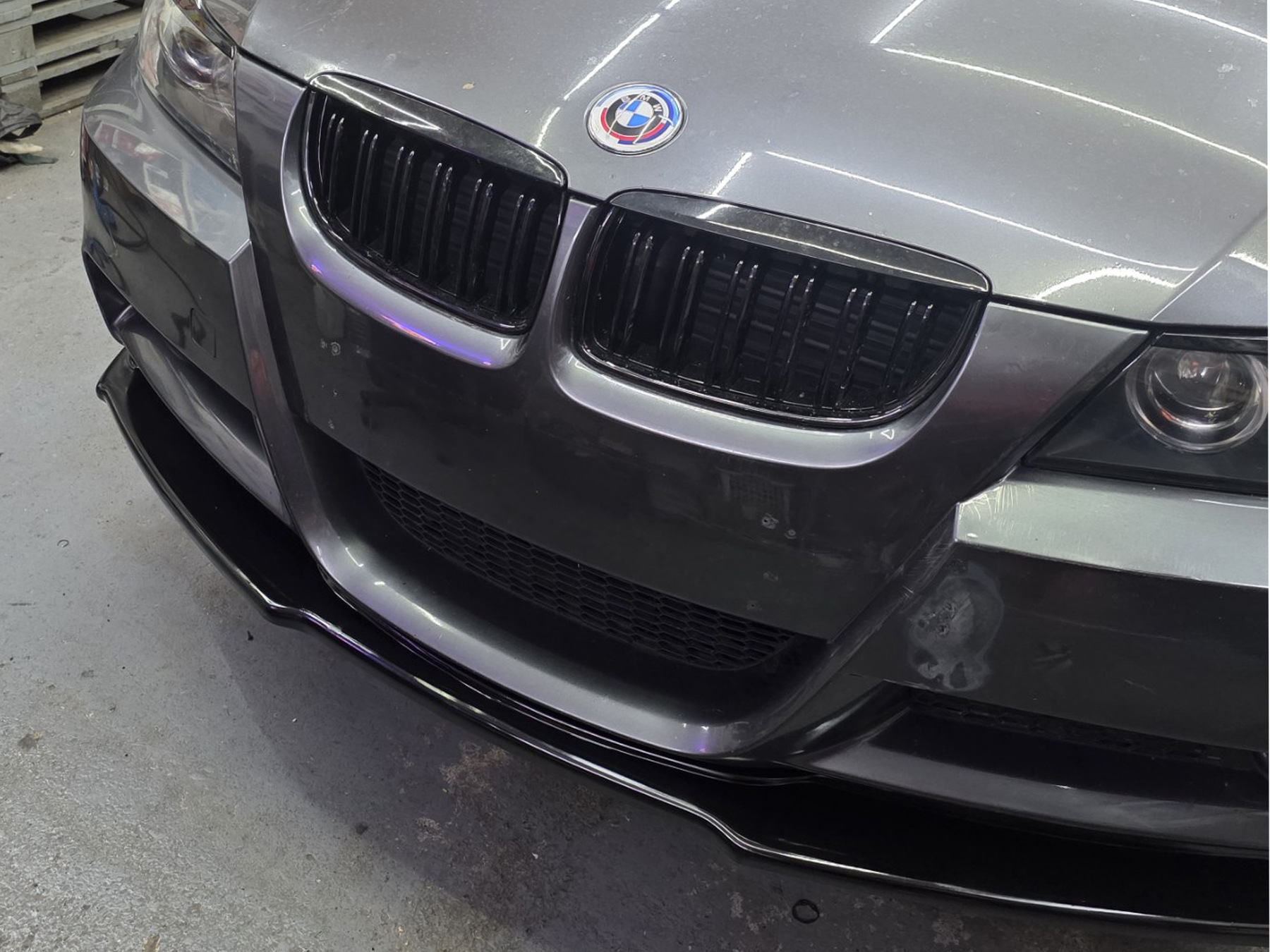 Передня Lip накладка DPT (для E90 M-Sport 2005-2008, чорний глянець) - фото 7