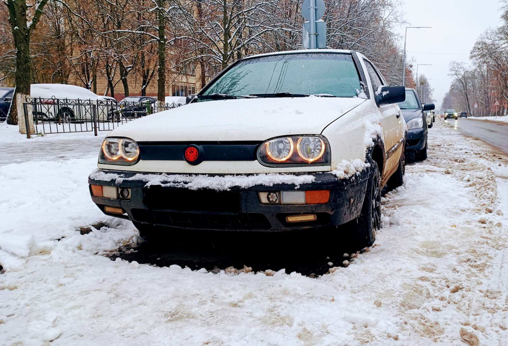 Зимова накладка на решітку Глянцева - фото 1