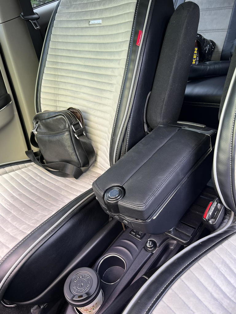 Універсальний підлокітник із USB (чорний) - фото 5